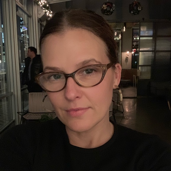 Meet your Posher, Carla - Picture 1 of 1